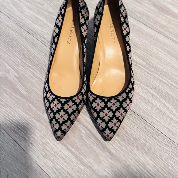 Talbots Black and White Floral Flats - Picture 3 of 6